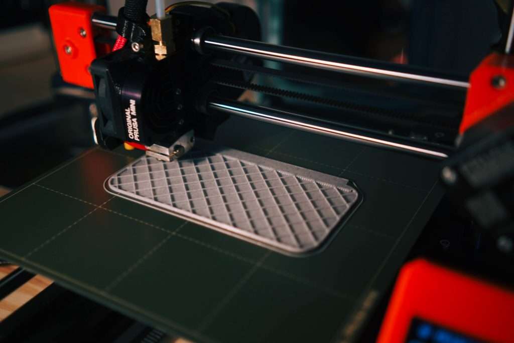 Image in a post titled 'what is 3d printing? A basic introduction' | kadir celep hsefvblbnwc unsplash | yerain abreu Kadir celep hsefvblbnwc unsplash
